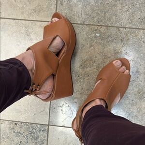 Women's Cordani Tan Open-Toe platform Sandals